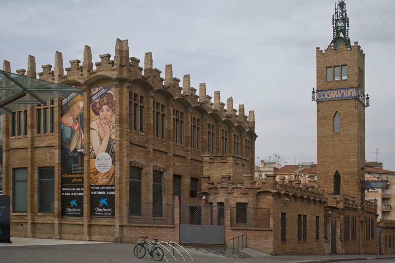 Das ehemalige Fabrikgebäude von Josep Puig i Cadafalch (1911) wurde 2002 zum Caixa-Forum