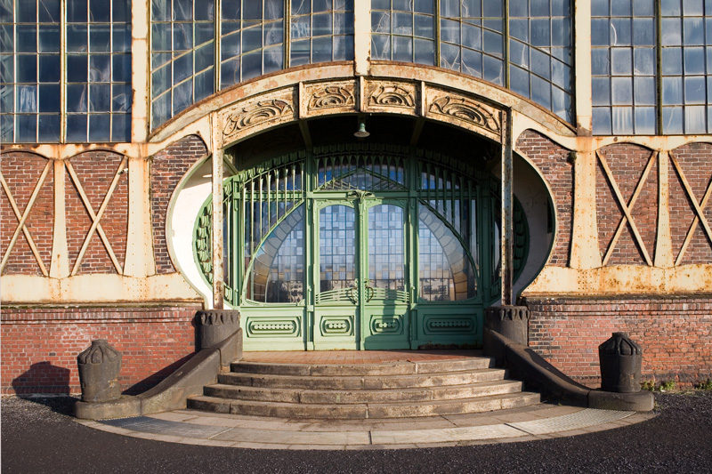 Eingang zur Maschinenhalle (Design: Bruno Möhring)