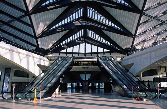 TGV-Bahnhof Lyon-Satolas, Haupthalle innen (Calatrava 1994)