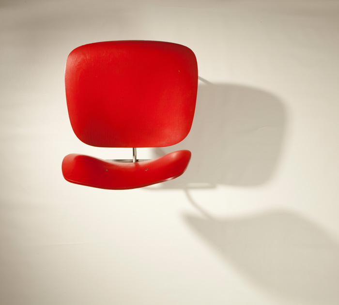 Holzsessel  (Design: Ray + Charles Eames)